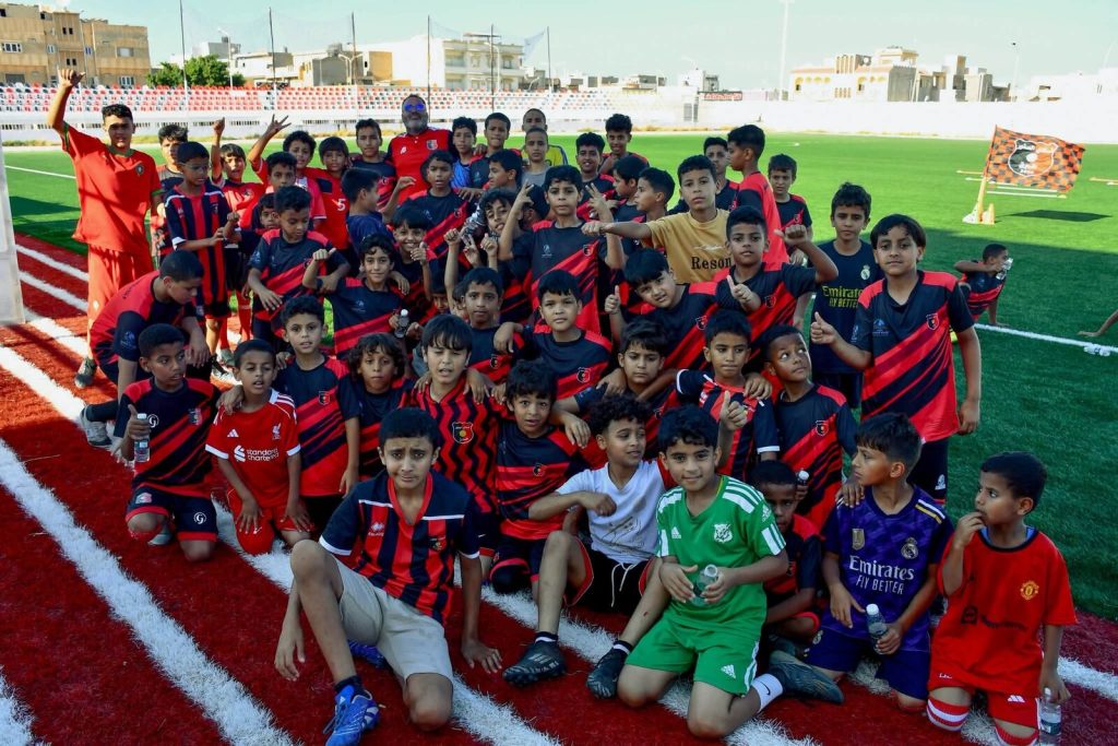 جانب من تدريبات أكاديمية نادي الصقور الرياضي