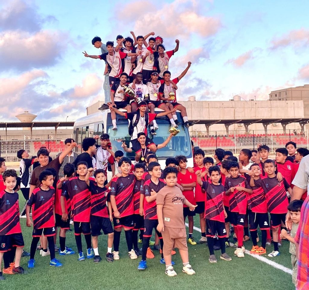 جانب من تدريبات أكاديمية نادي الصقور الرياضي